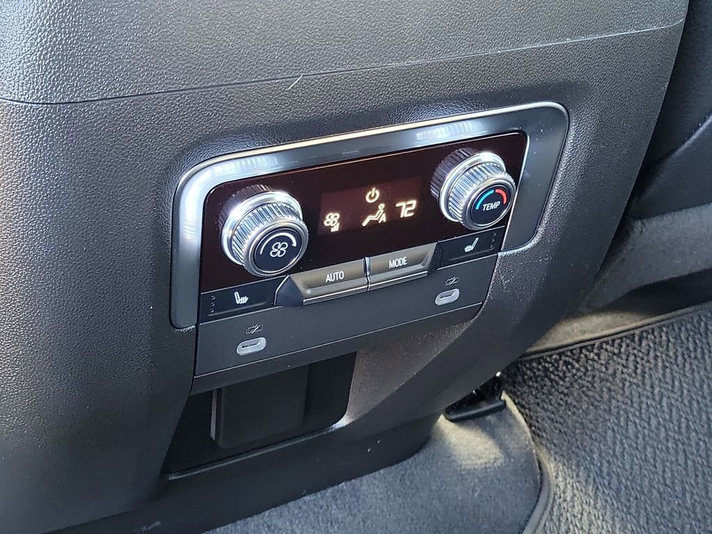 Used 2024 GMC Yukon Denali AWD/4WD image 22