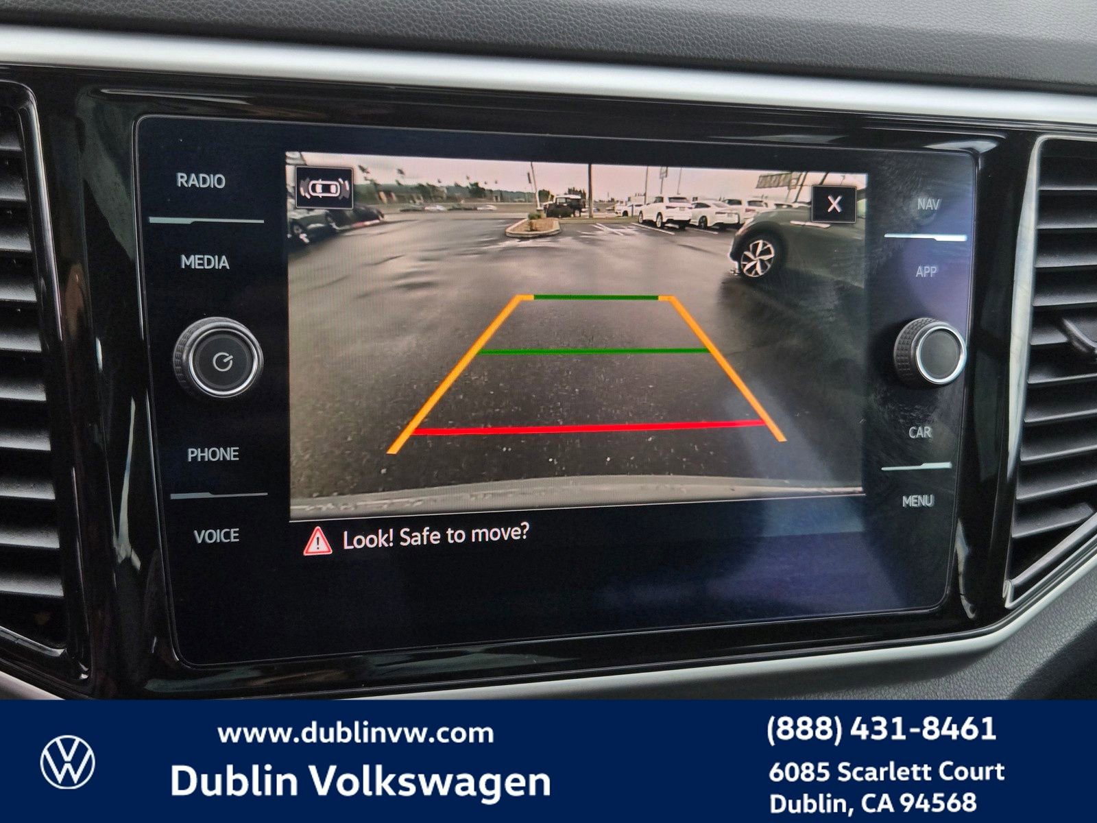 Certified 2022 Volkswagen Atlas Cross Sport SEL R-Line image 16