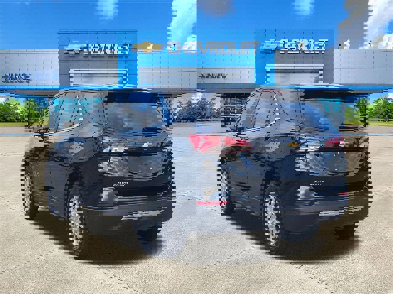 Used 2024 Chevrolet Equinox LT image 3