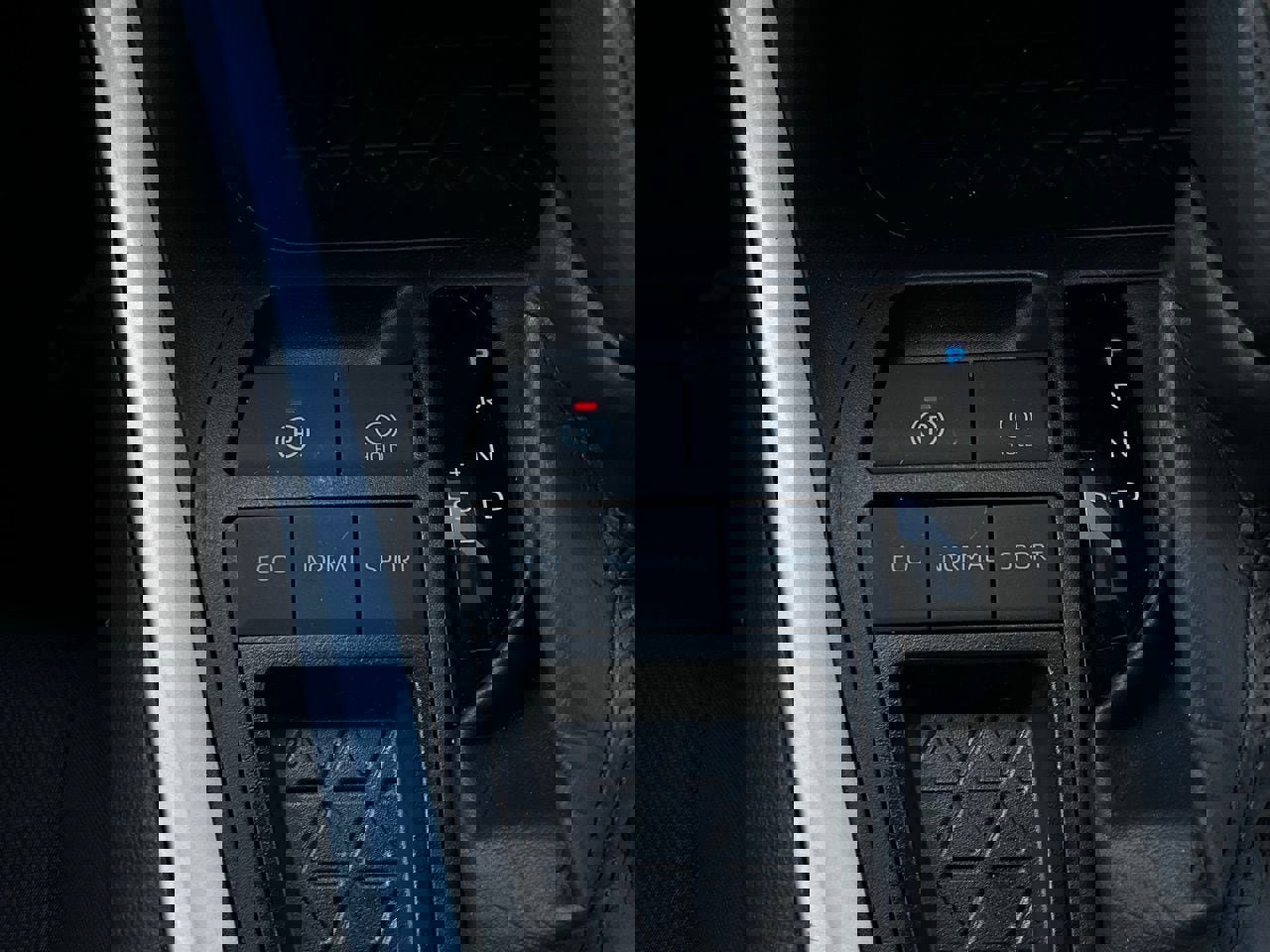 Used 2025 Toyota RAV4 XLE w/ Weather Package image 24