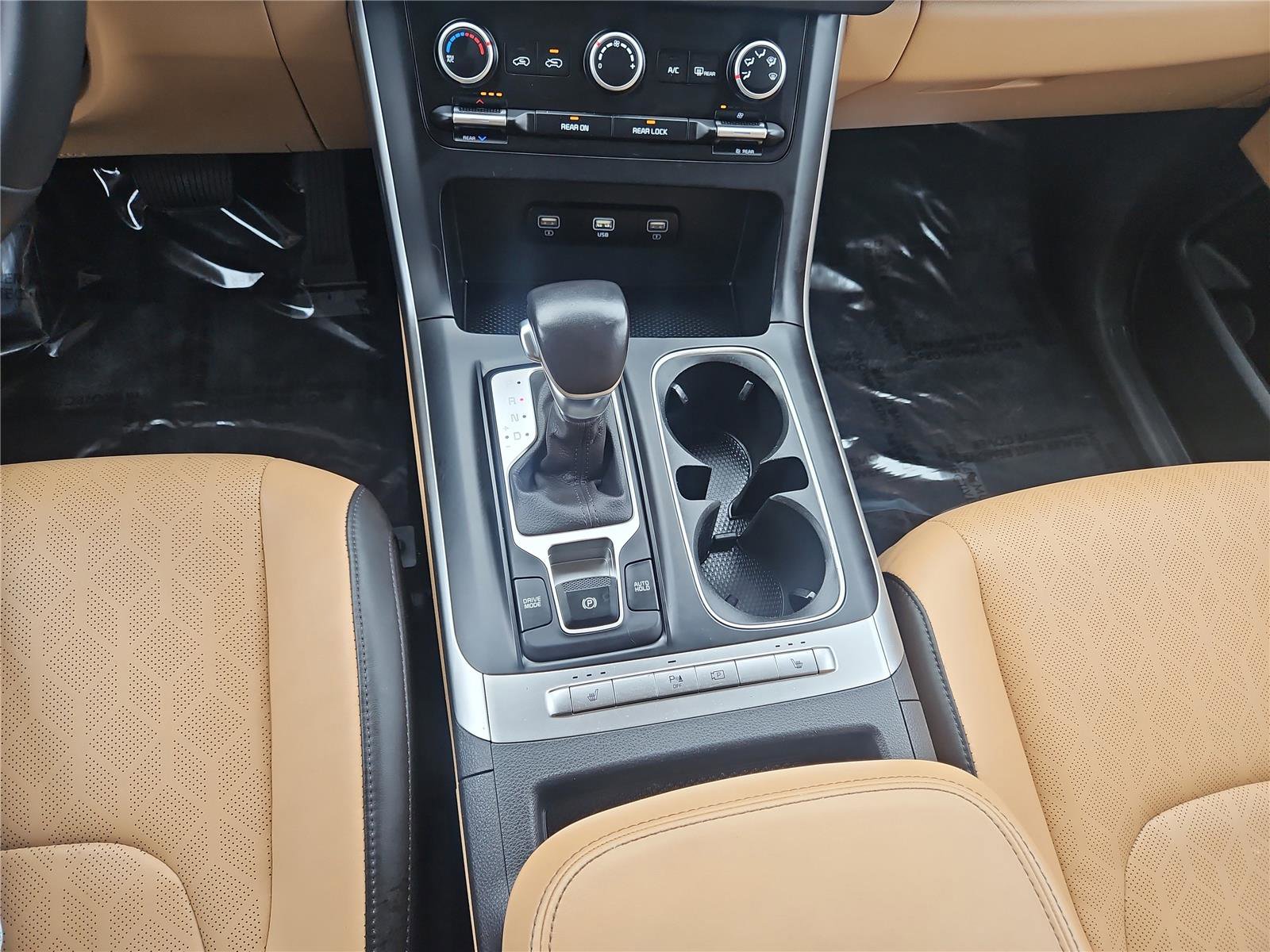 Used 2023 Kia Carnival LX image 23