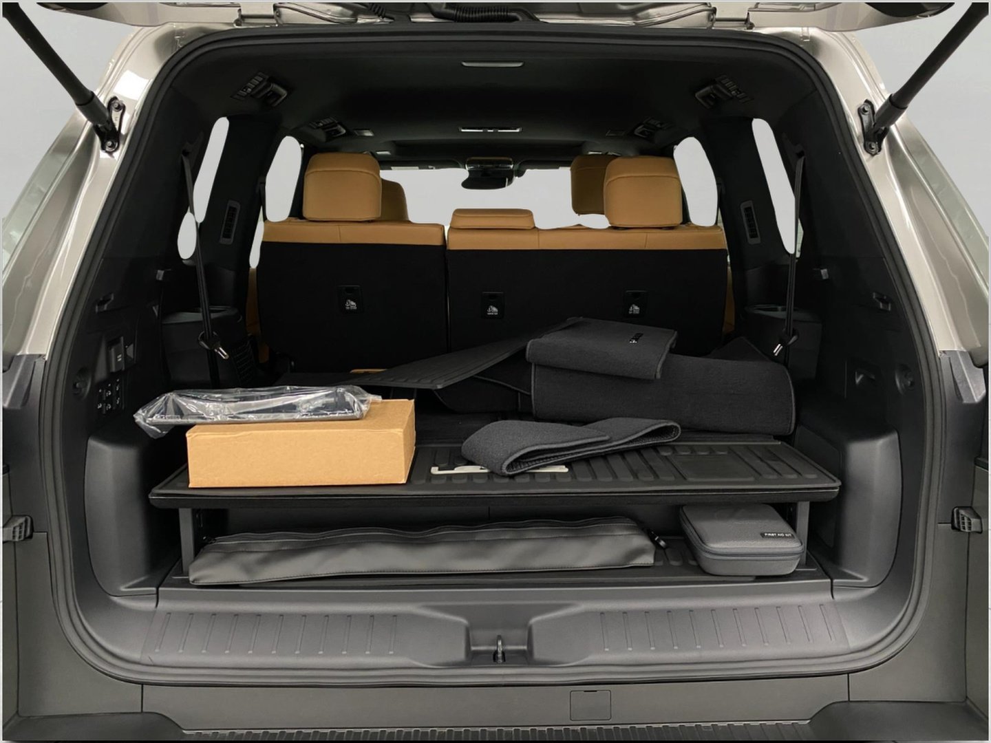 New 2026 Lexus LX 700h Luxury w/ Appearance Package AWD/4WD image 5