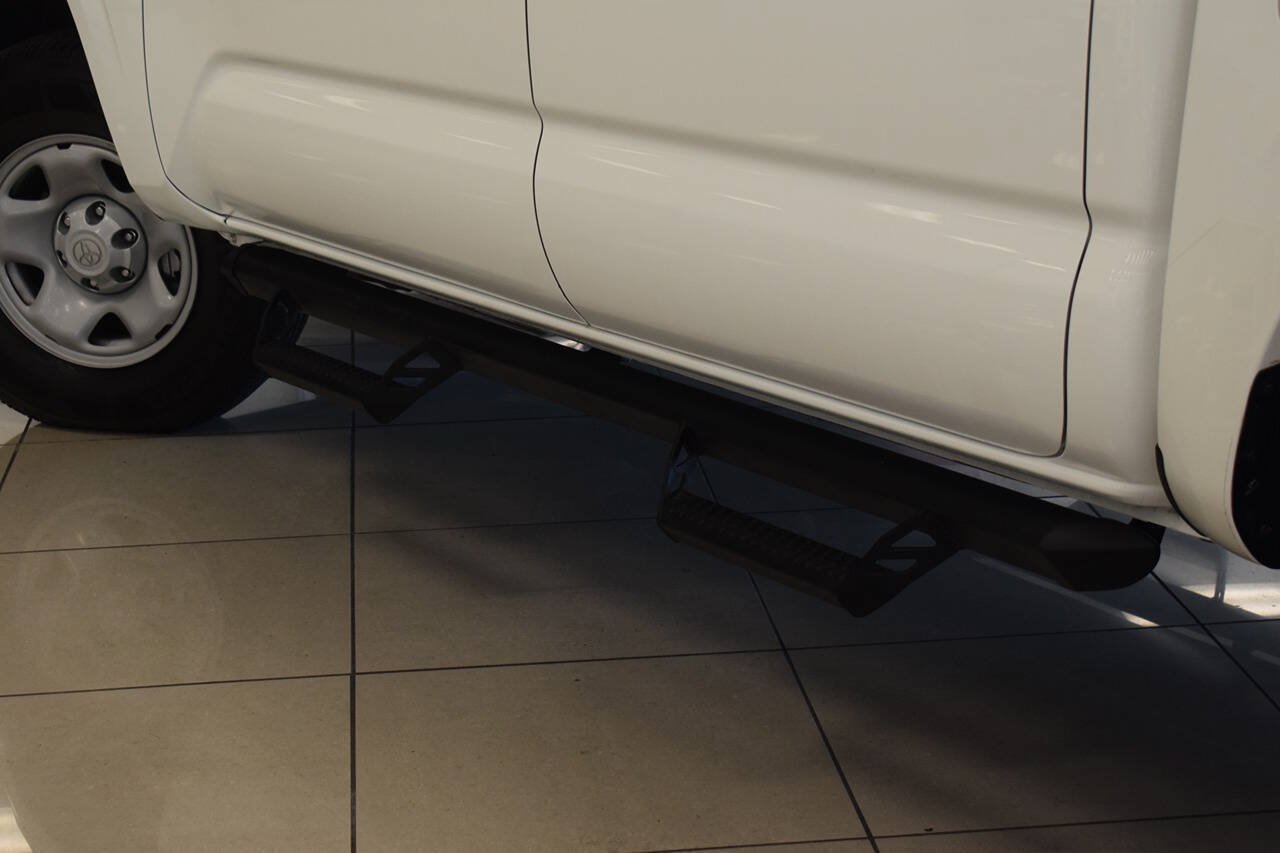 Used 2022 Toyota Tacoma SR AWD/4WD image 11