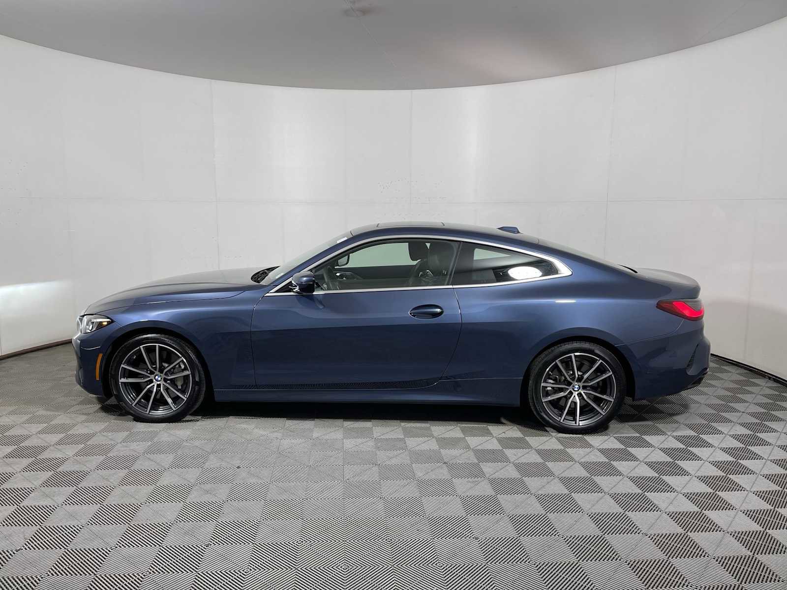 Used 2025 BMW 430i xDrive Coupe w/ Convenience Package image 4