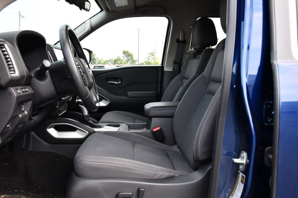 Used 2022 Nissan Frontier SV AWD/4WD image 16