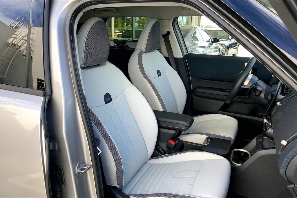 Certified 2025 MINI Cooper Countryman S w/ Comfort Package Max image 8