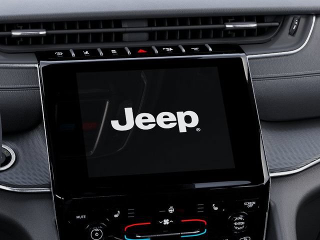 Used 2025 Jeep Grand Cherokee Laredo w/ Luxury Tech Group I AWD/4WD image 18