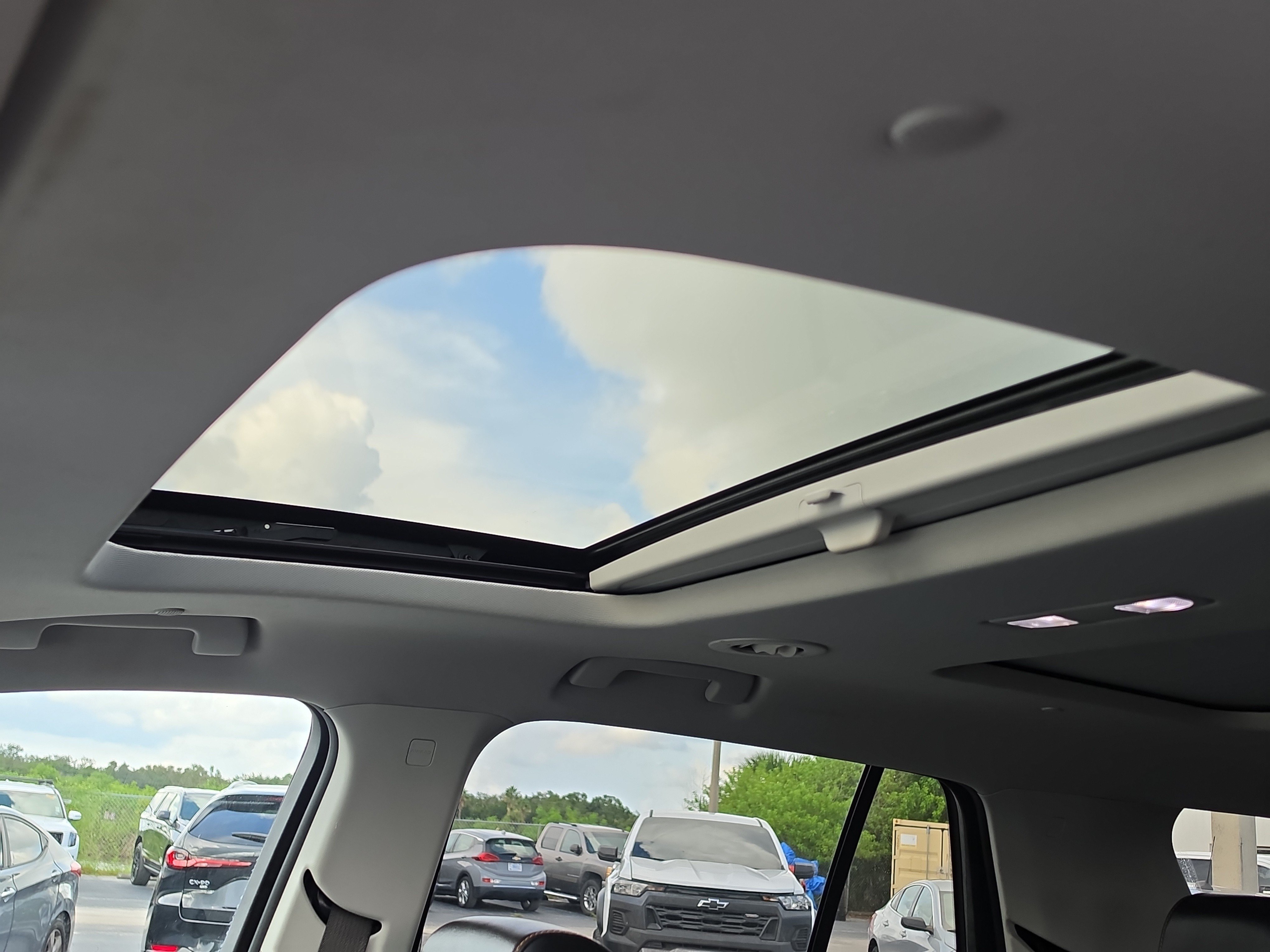 Used 2019 Chevrolet Traverse Premier w/ Redline Edition AWD/4WD image 32