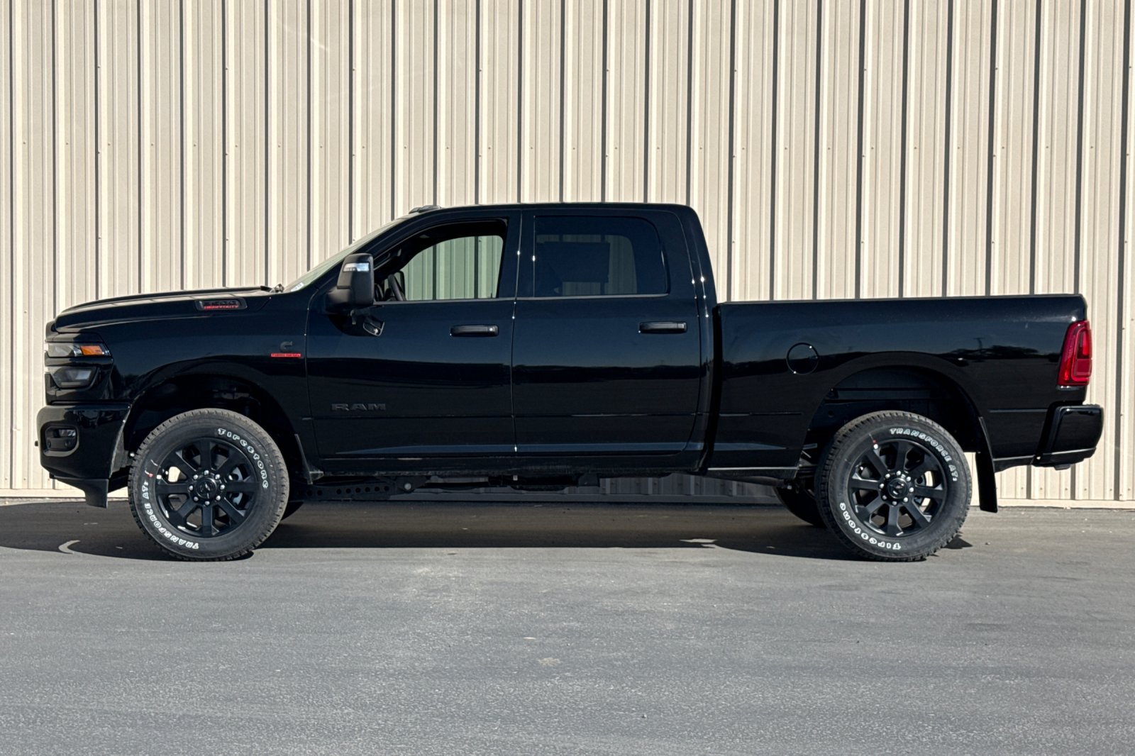 New 2026 RAM 3500 Big Horn AWD/4WD image 9