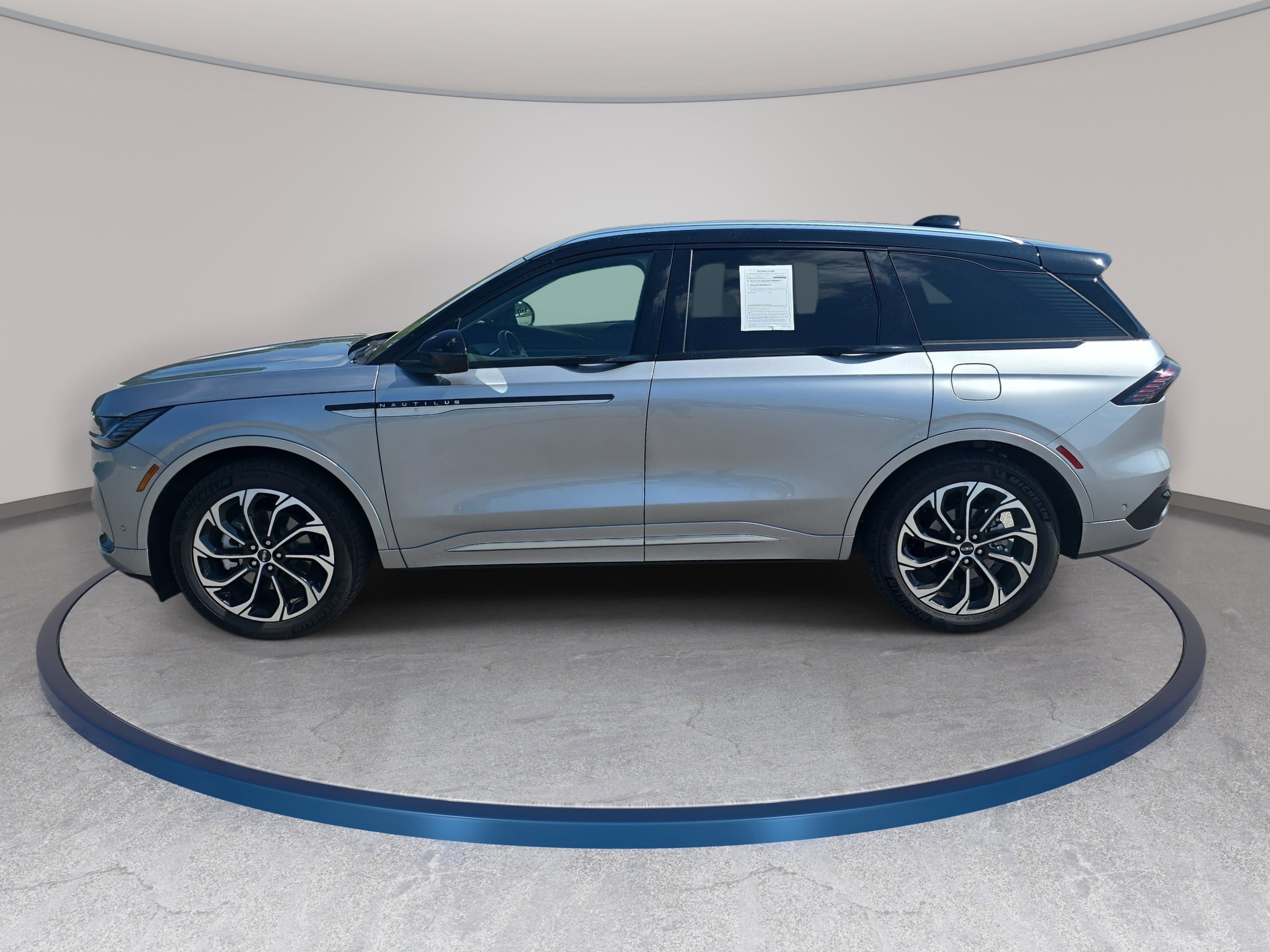 Certified 2024 Lincoln Nautilus Reserve w/ Equipment Group 202A AWD/4WD image 8