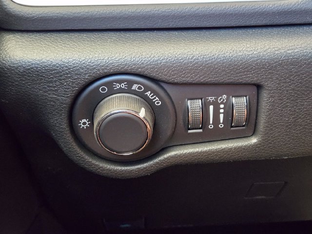 New 2026 Chrysler Voyager LX FWD image 18