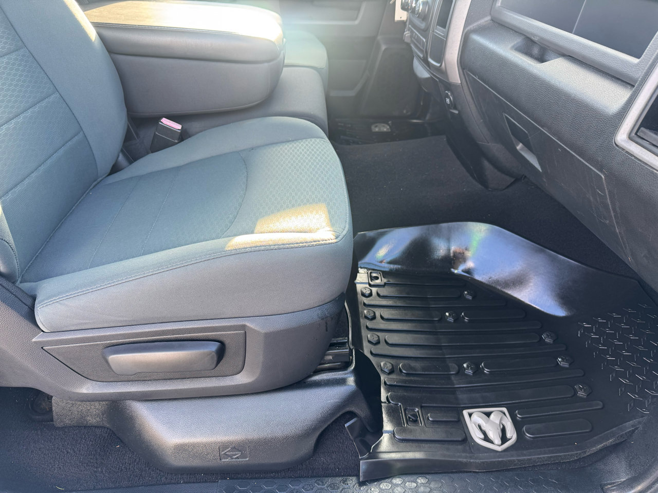 Used 2015 RAM 1500 Tradesman w/ Power & Remote Entry Group AWD/4WD image 14