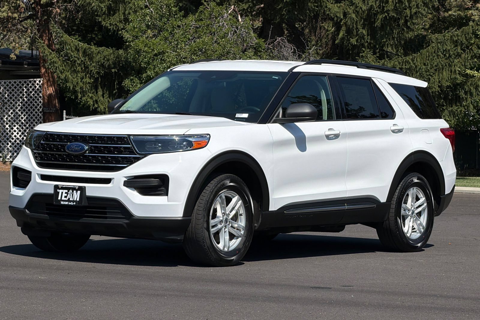 Used 2021 Ford Explorer XLT AWD/4WD image 8