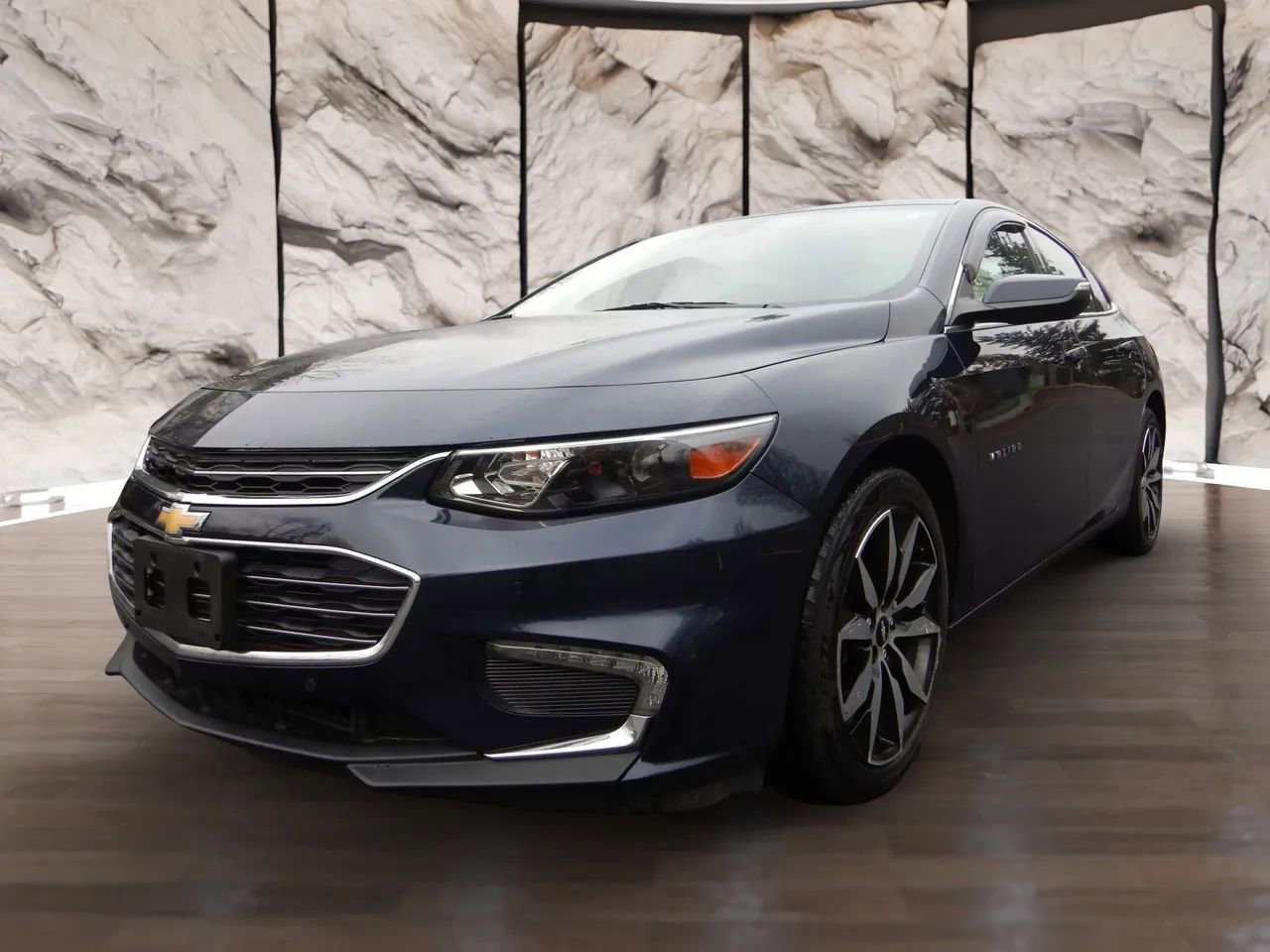 Used 2016 Chevrolet Malibu LT image 1