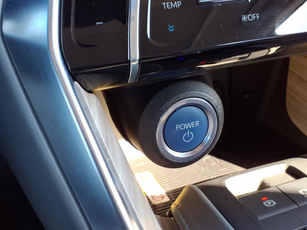 Used 2021 Toyota Venza Limited image 7