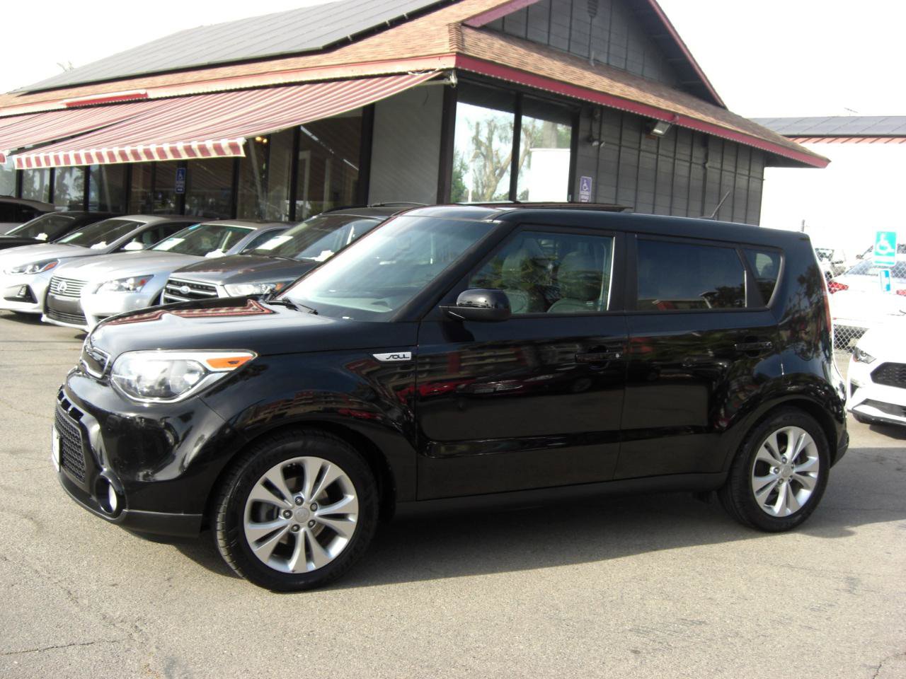 Used 2016 Kia Soul + w/ Primo Package FWD image 3