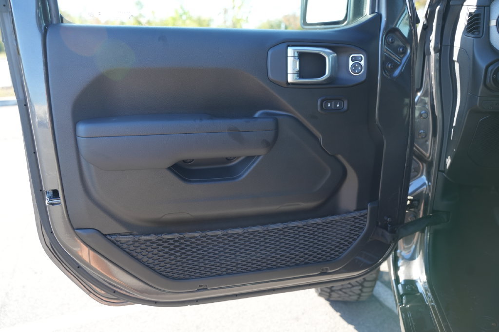 New 2026 Jeep Gladiator Sport w/ Dual Top Group AWD/4WD image 12