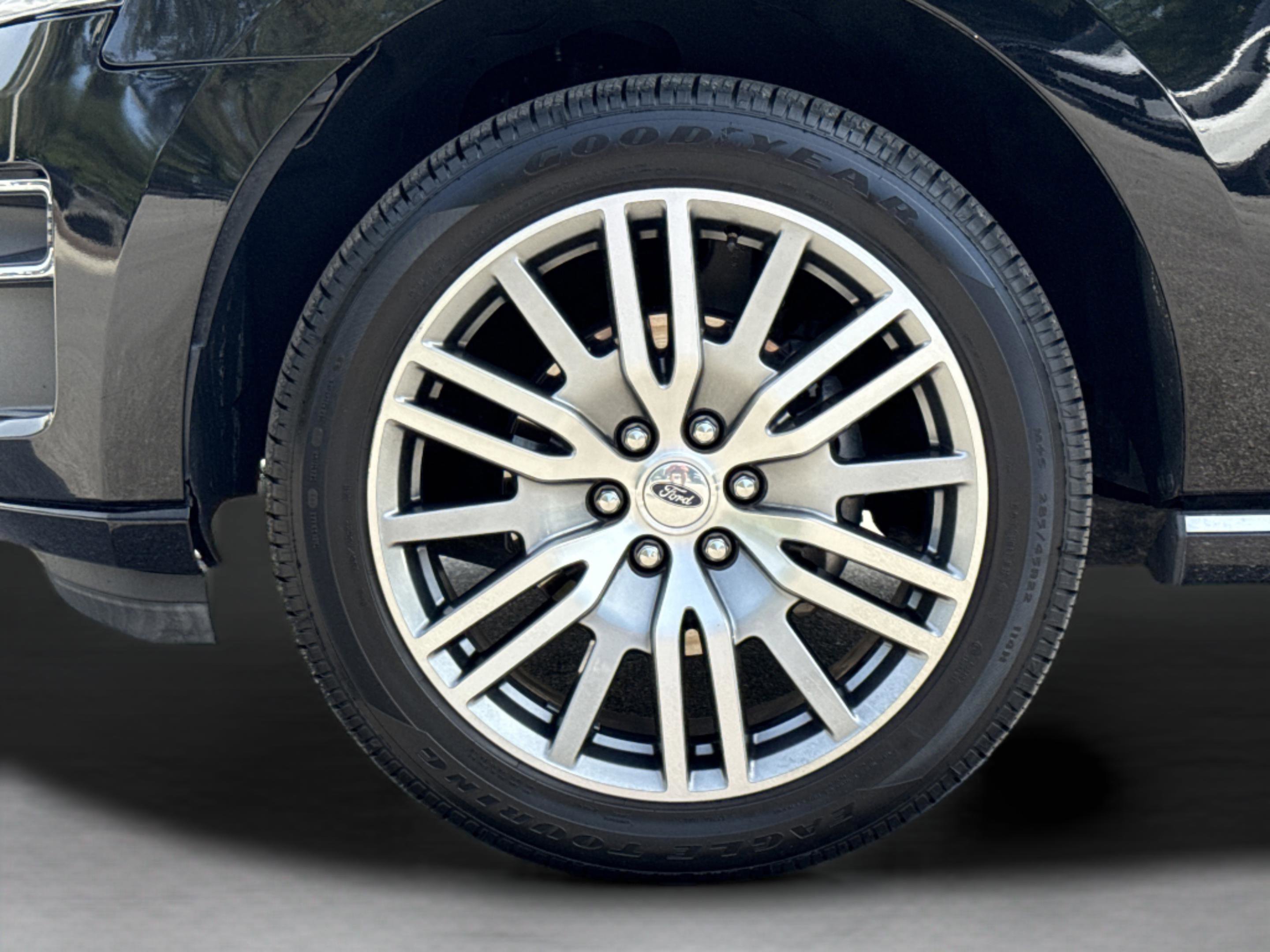 Used 2022 Ford Expedition Platinum AWD/4WD image 37