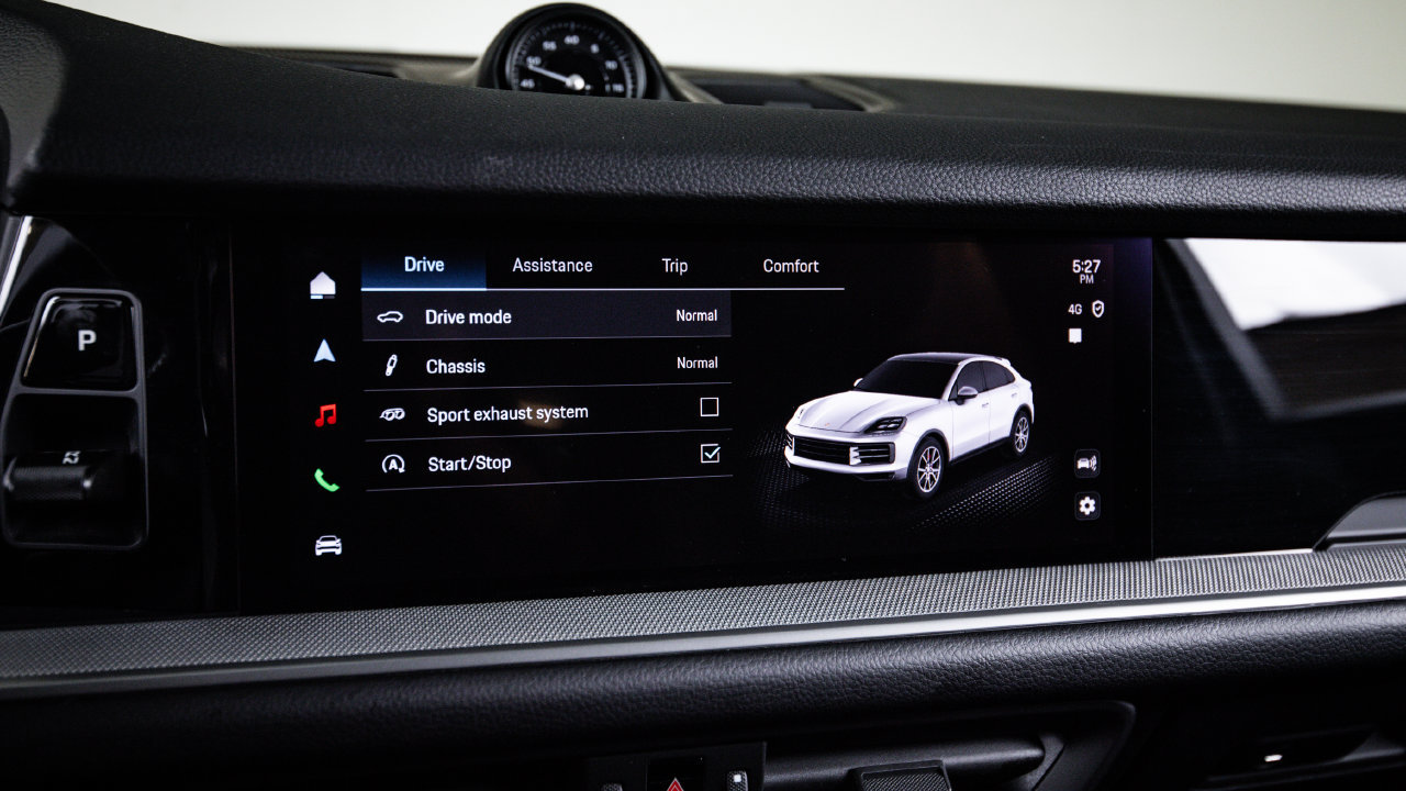 Certified 2024 Porsche Cayenne S AWD/4WD image 18