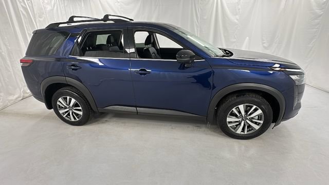 New 2026 Nissan Pathfinder SL image 2