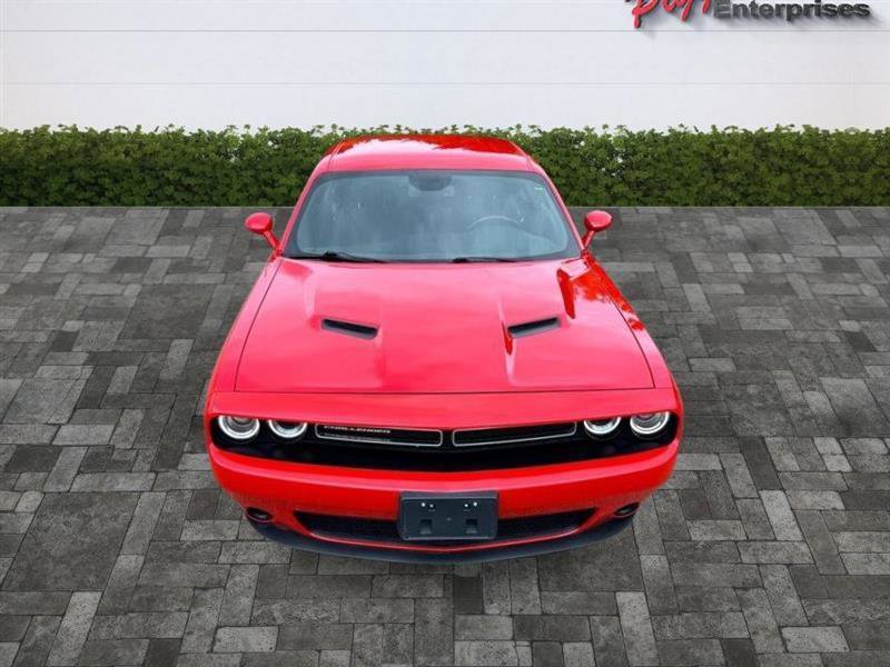 Used 2022 Dodge Challenger SXT RWD image 11