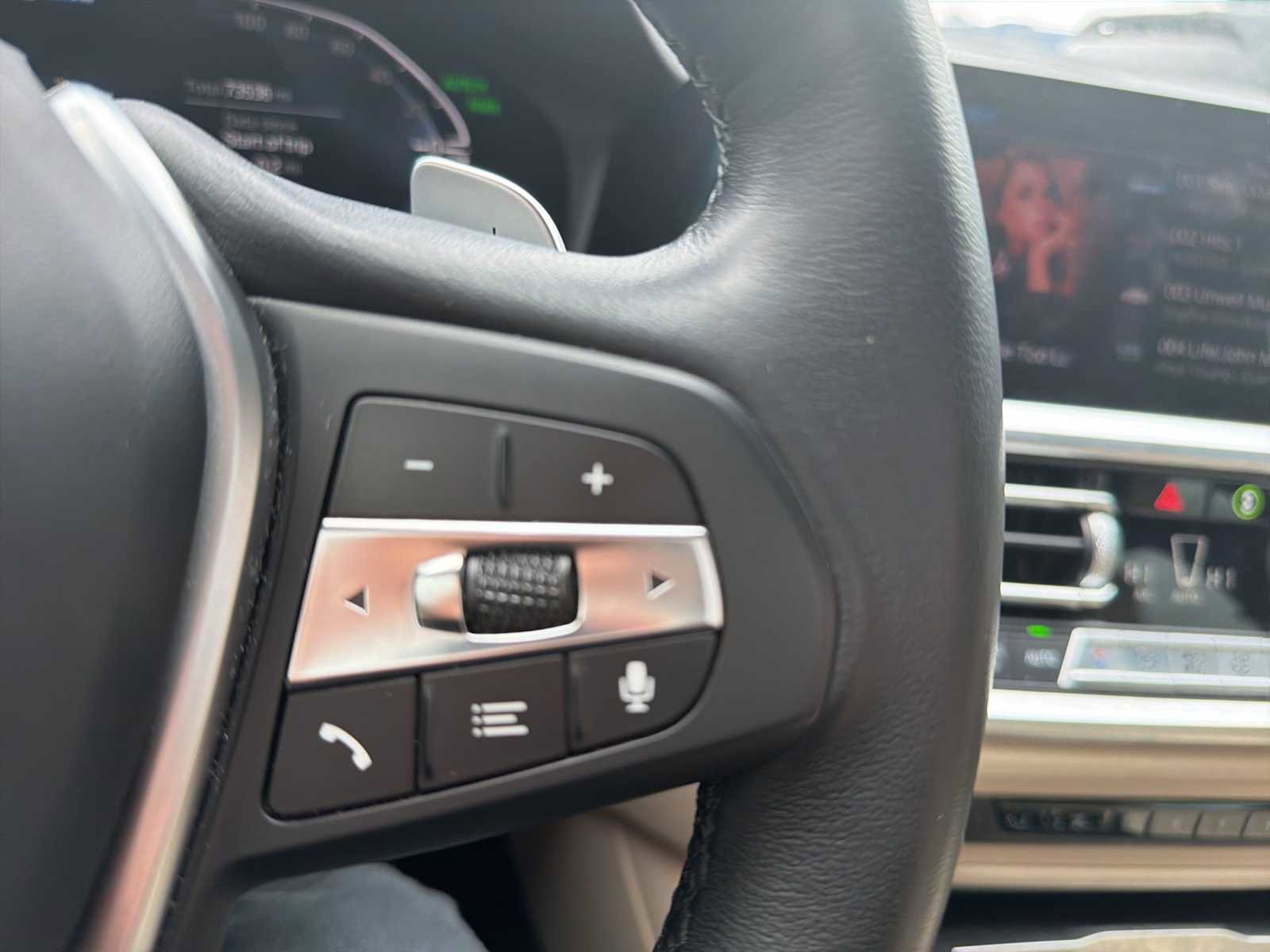 Used 2021 BMW 330e xDrive w/ Premium Package image 18