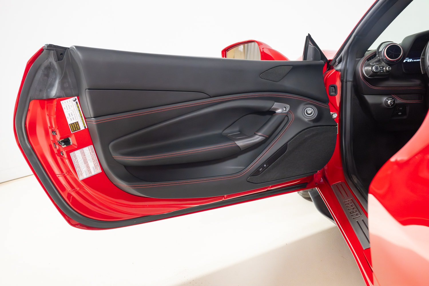 Certified 2021 Ferrari F8 Tributo RWD image 12