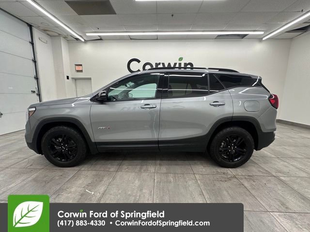 Used 2023 GMC Terrain AT4 image 2