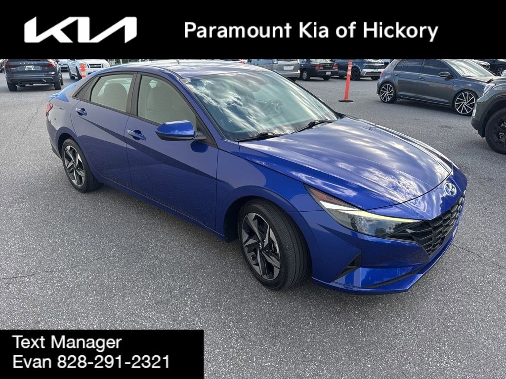 Used 2023 Hyundai Elantra SEL w/ Convenience Package image 3