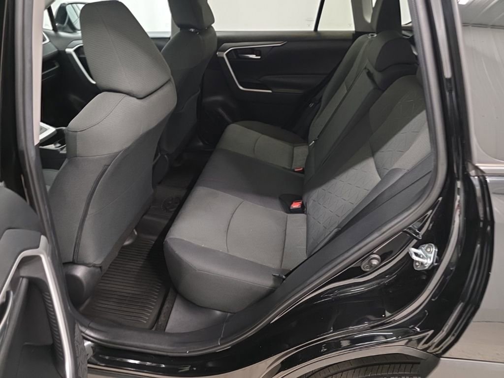 Used 2021 Toyota RAV4 XLE image 10