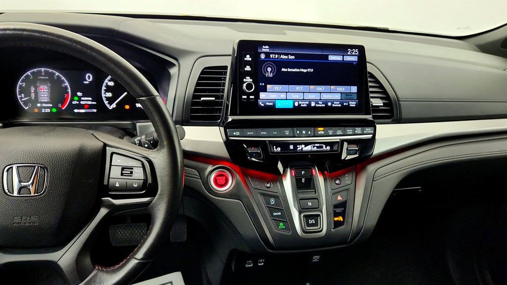 Used 2025 Honda Odyssey Sport-L image 18