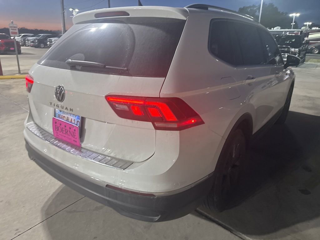 Used 2022 Volkswagen Tiguan SE image 12