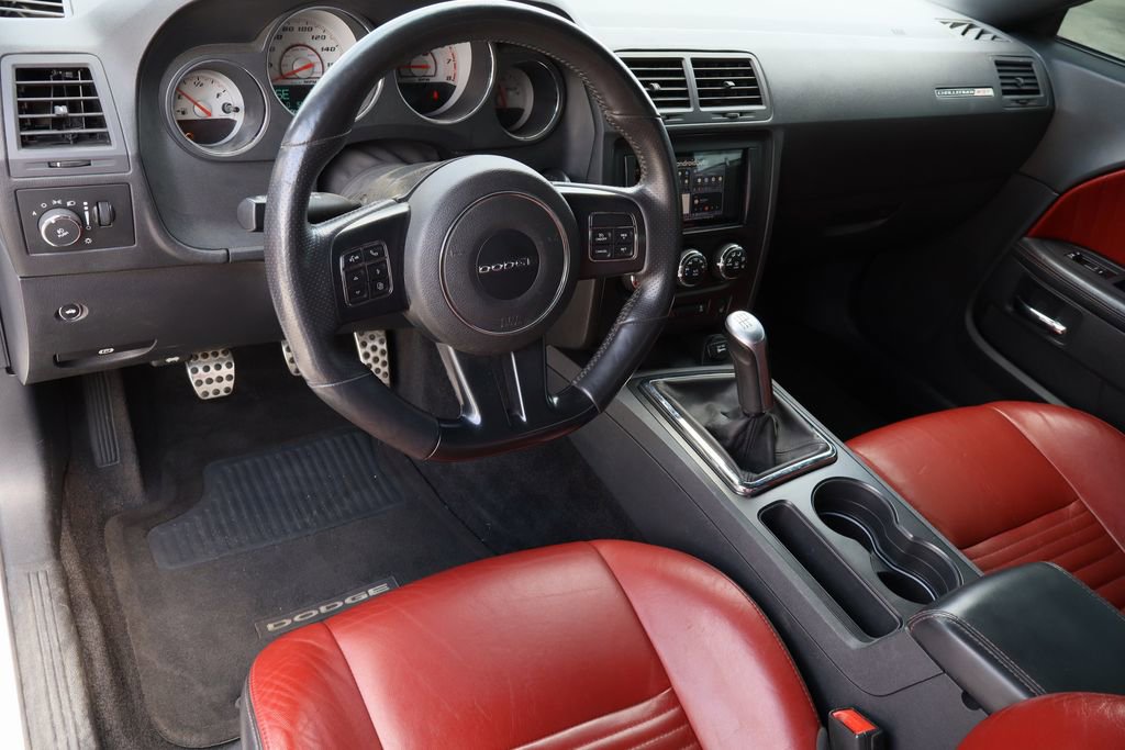 Used 2014 Dodge Challenger R/T RWD image 11