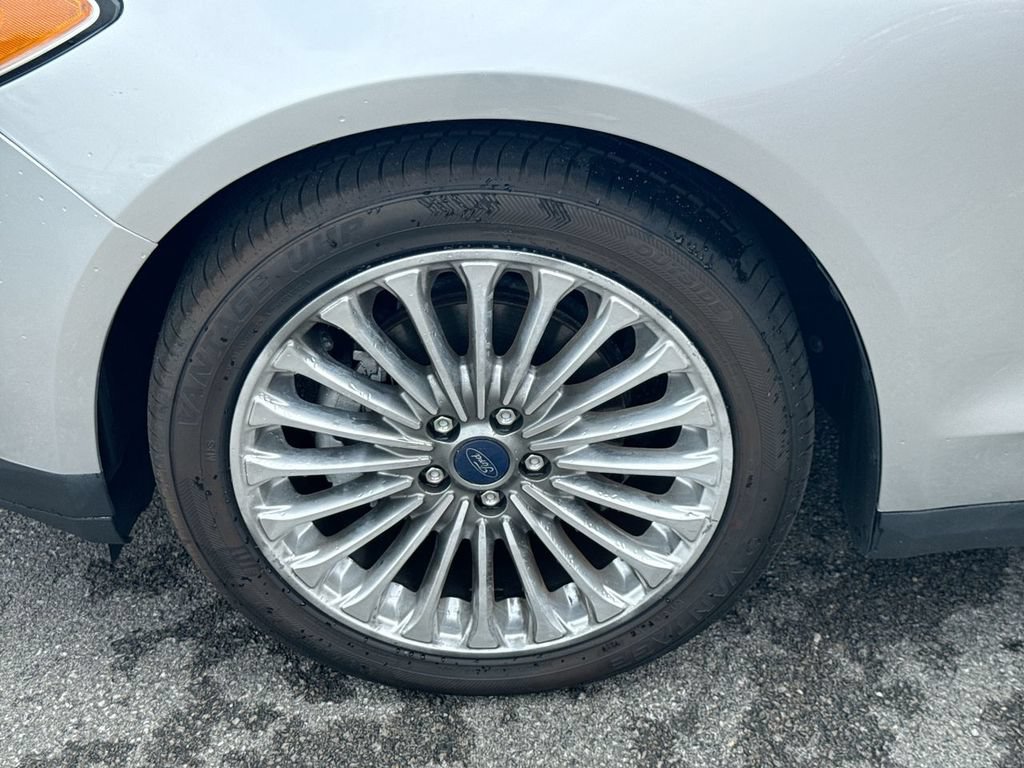 Used 2016 Ford Fusion Titanium AWD/4WD image 2