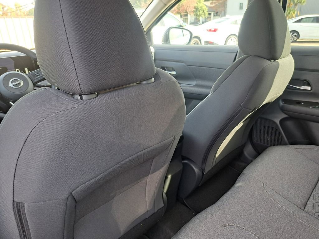 Used 2026 Nissan Kicks SV image 21