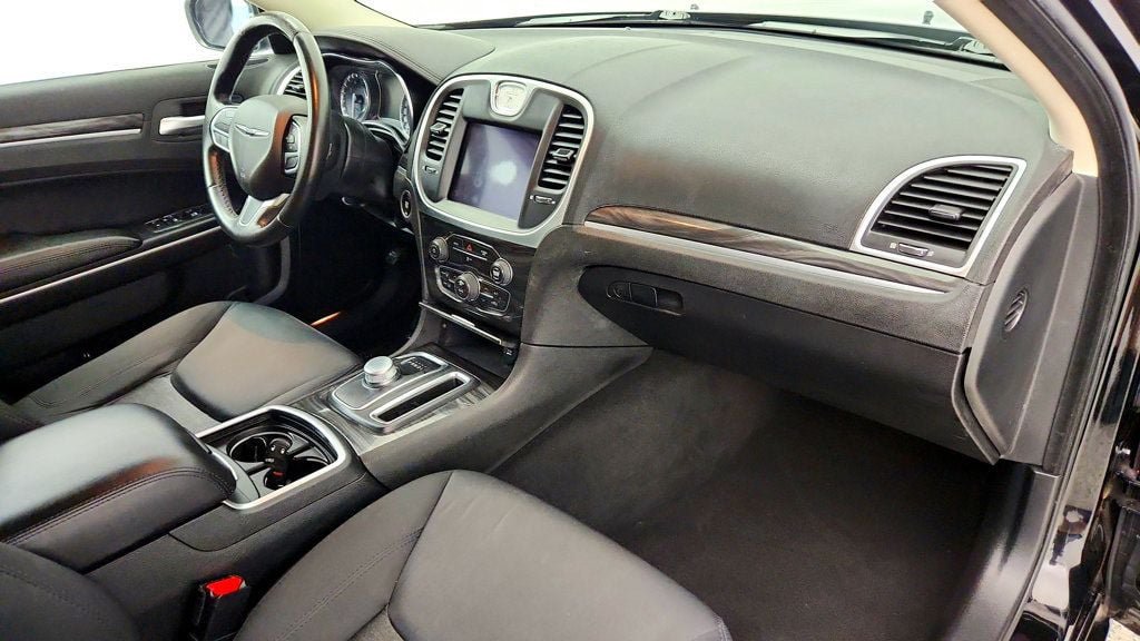 Used 2020 Chrysler 300 Touring w/ Sport Appearance Package RWD image 25