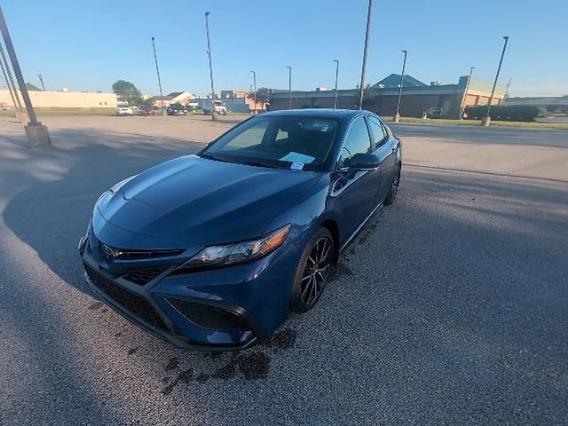 Used 2024 Toyota Camry SE w/ Audio Upgrade Package FWD image 16