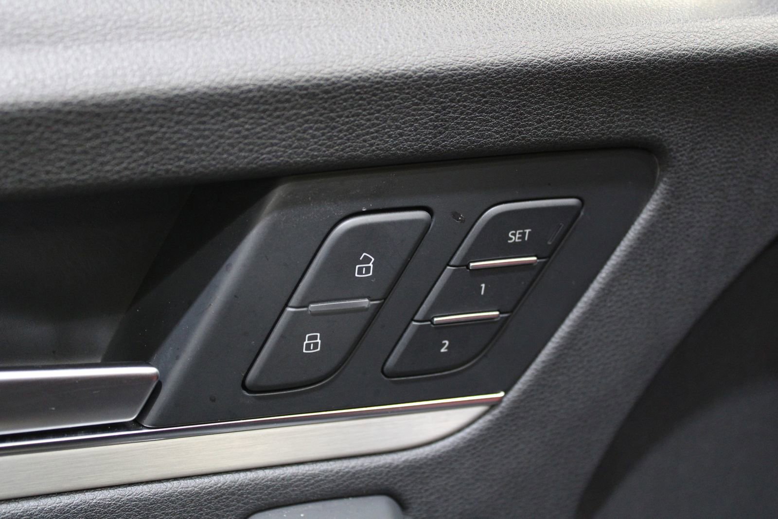 Used 2020 Audi SQ5 Prestige w/ Prestige Package AWD/4WD image 21