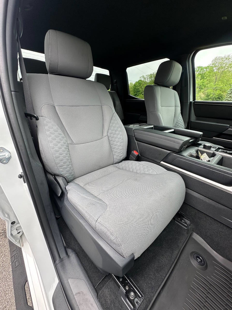 Used 2025 Toyota Tundra SR5 AWD/4WD image 36