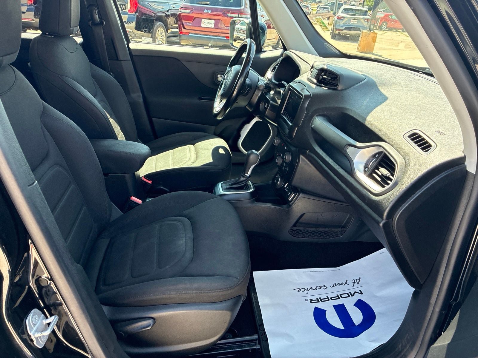 Used 2018 Jeep Renegade Latitude w/ Cold Weather Group AWD/4WD image 17