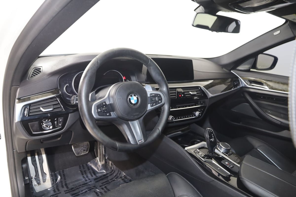 Used 2018 BMW M550i xDrive AWD/4WD image 27