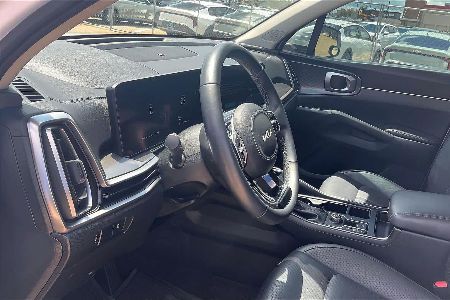 Certified 2025 Kia Sorento S FWD image 2