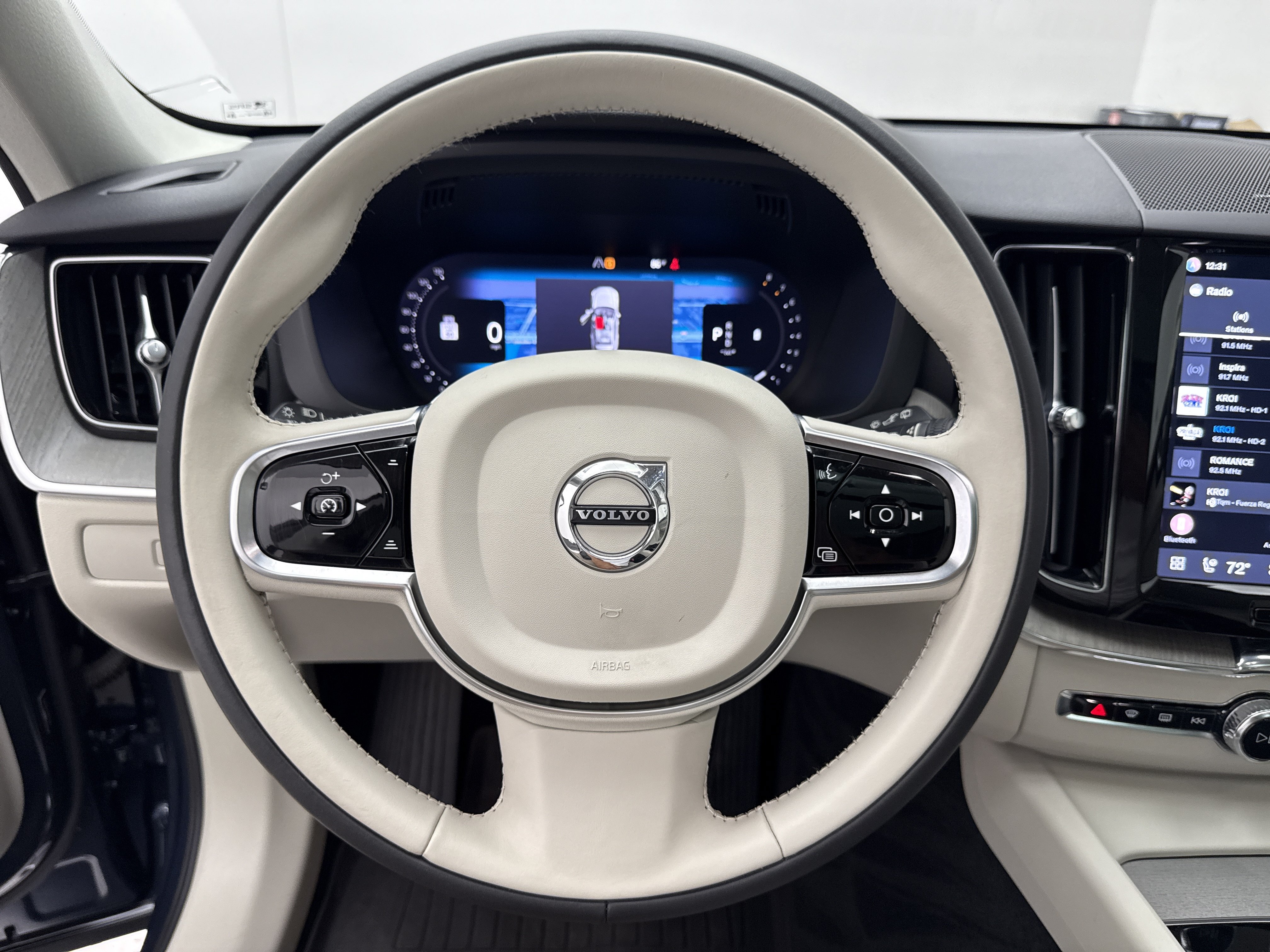 Used 2024 Volvo XC60 B5 Plus w/ Protection Package Premier AWD/4WD image 15