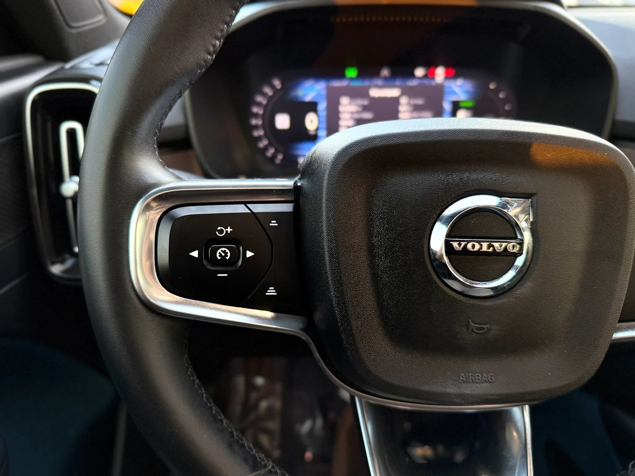 Used 2023 Volvo C40 P8 Recharge Ultimate w/ Protection Package Premier AWD/4WD image 30