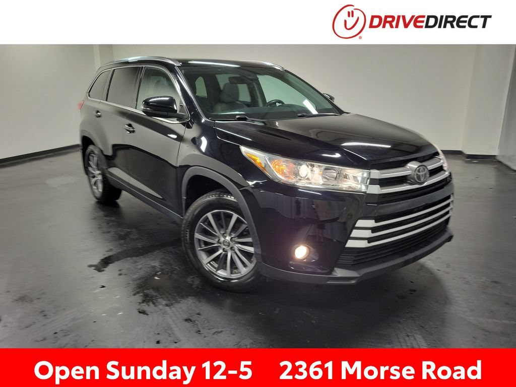 Used 2019 Toyota Highlander XLE AWD/4WD image 1