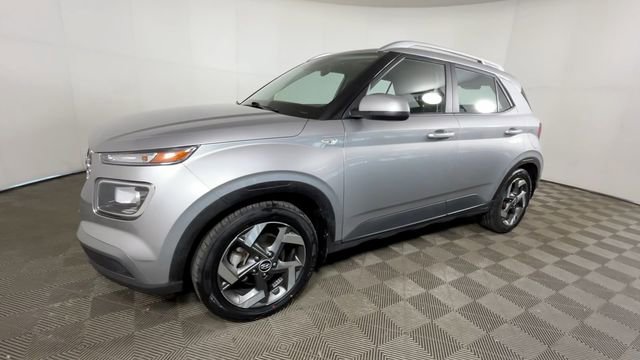 Used 2023 Hyundai Venue SEL FWD image 12