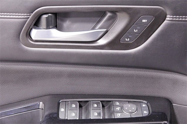 Used 2023 Nissan Pathfinder Platinum image 25