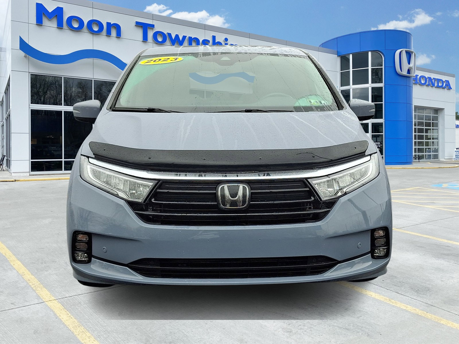 Used 2023 Honda Odyssey Touring image 2