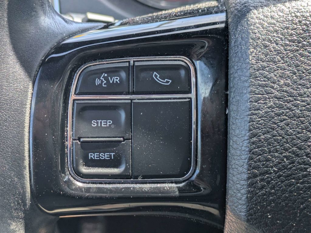 Used 2019 Dodge Grand Caravan SXT image 24
