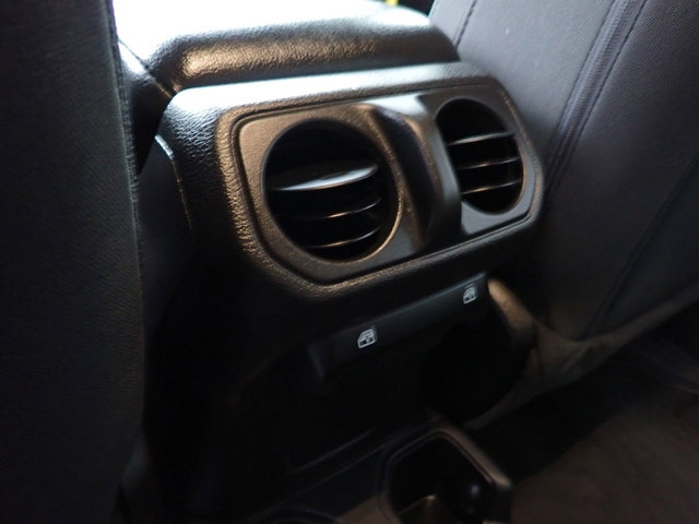 Used 2022 Jeep Wrangler Unlimited Sport image 18